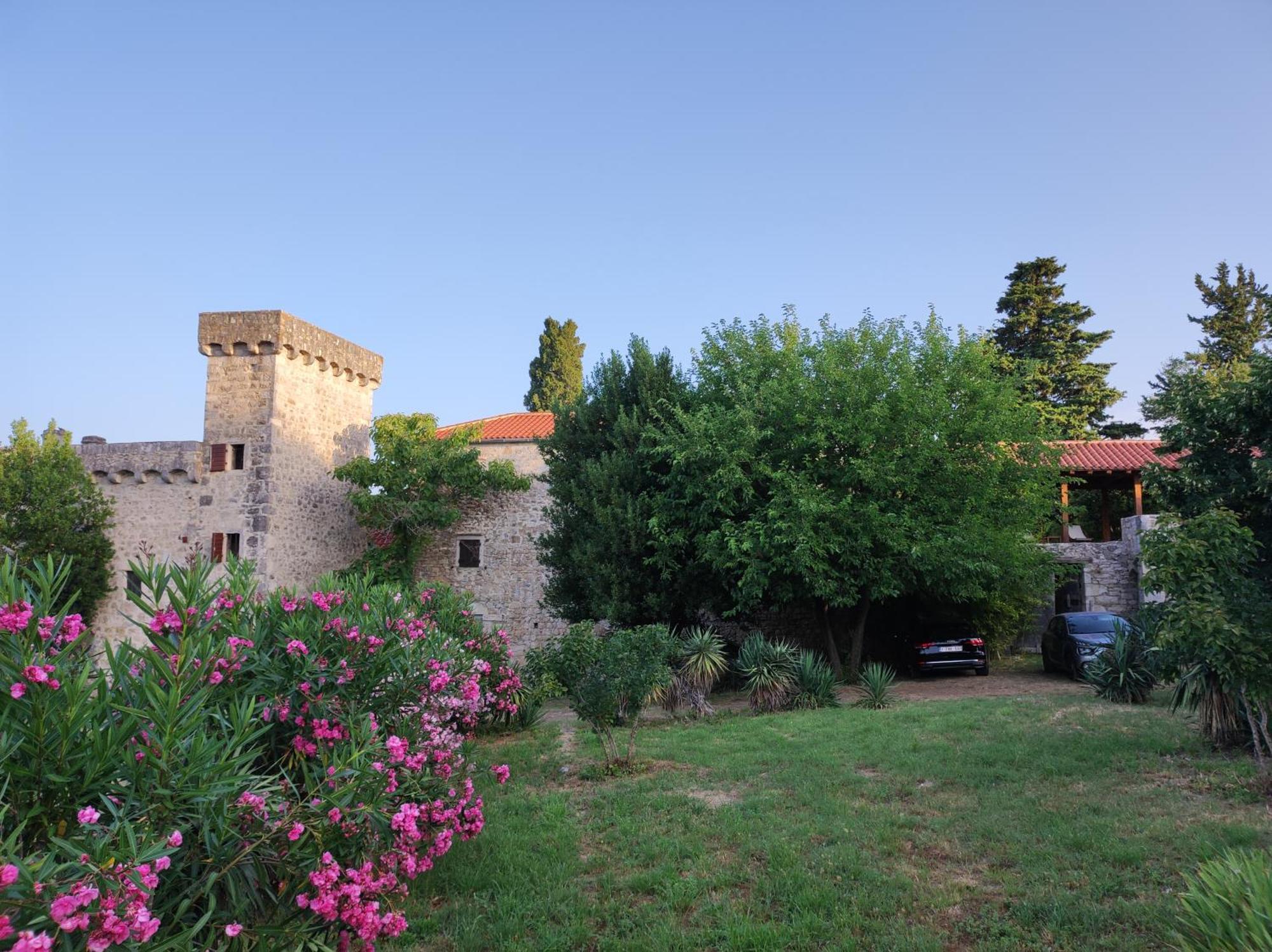 Jankovich Castle Apartamento Benkovac Exterior foto